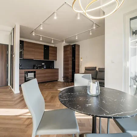 Warta River Glamour By Bookinghost アパート *