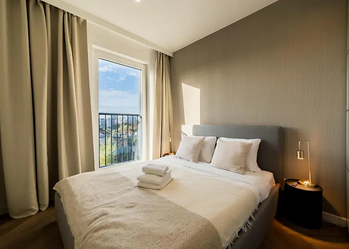 Warta River Glamour By Bookinghost * Poznan