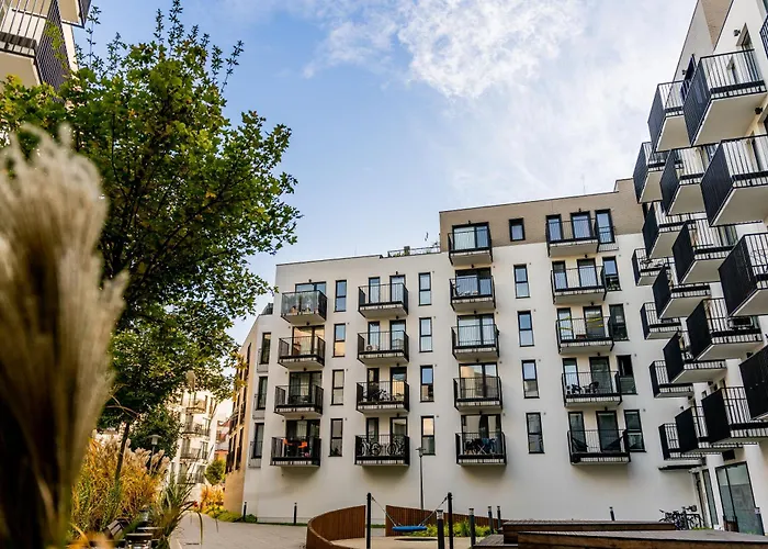 Warta River Glamour By Bookinghost